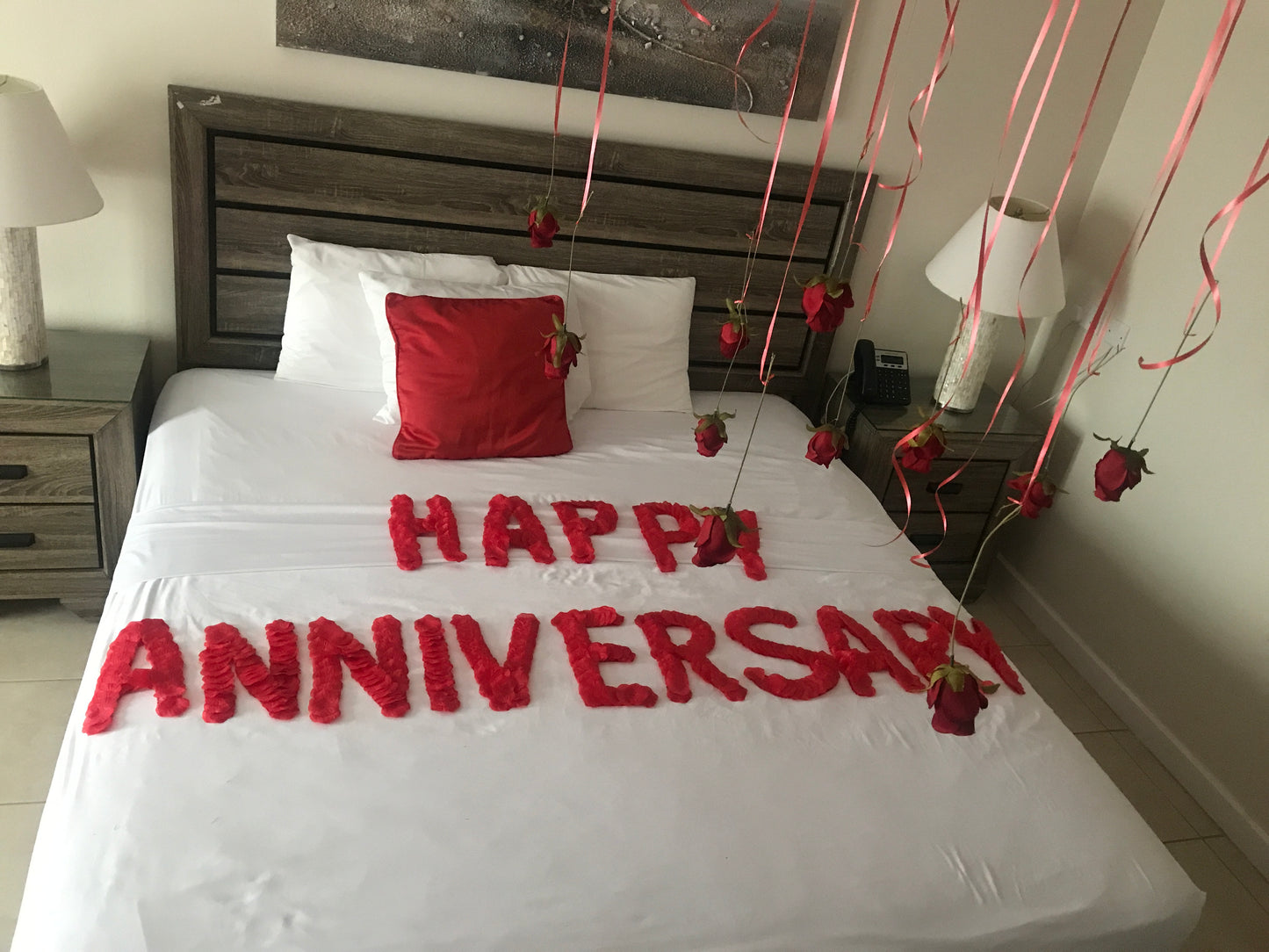 Happy Anniversary rose petal message